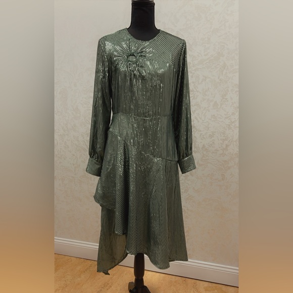 Eishes Style CREW NECK BELL SLEEVE SHIFT PLEATED MAXI DRESS - GREEN METALLIC - Picture 1 of 8
